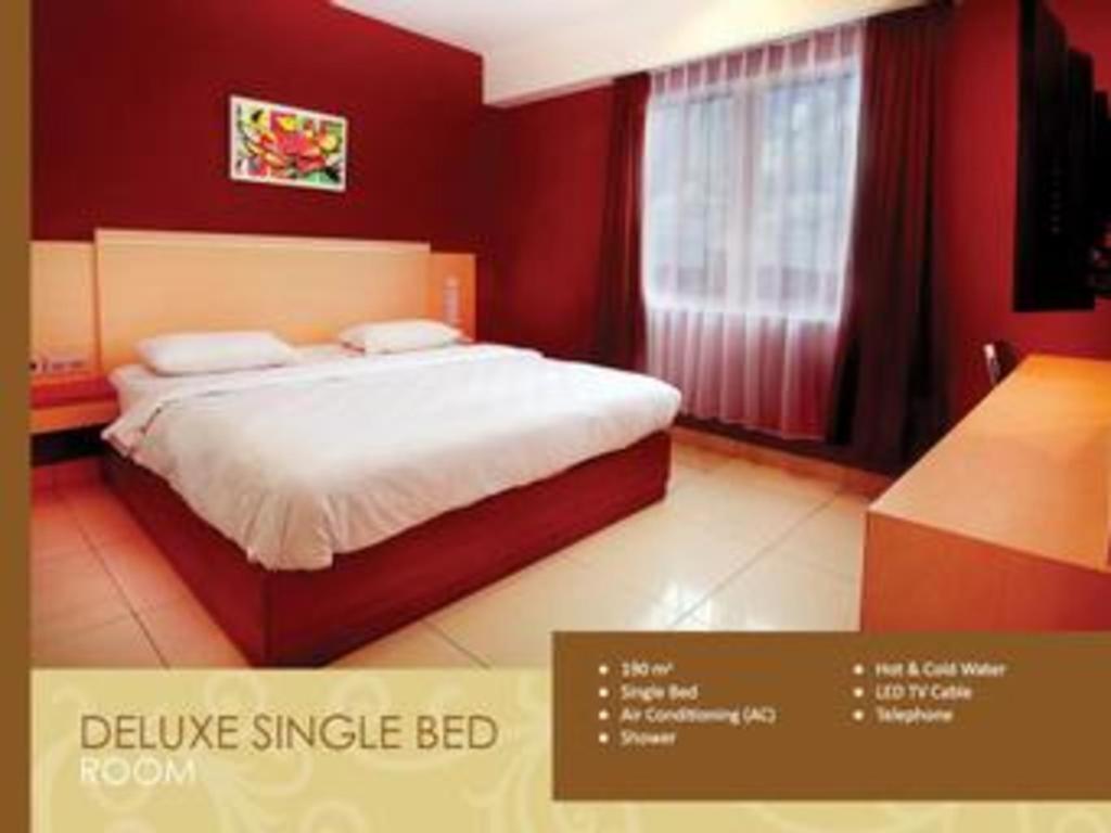 Borneo Hotel Pontianak Exterior photo