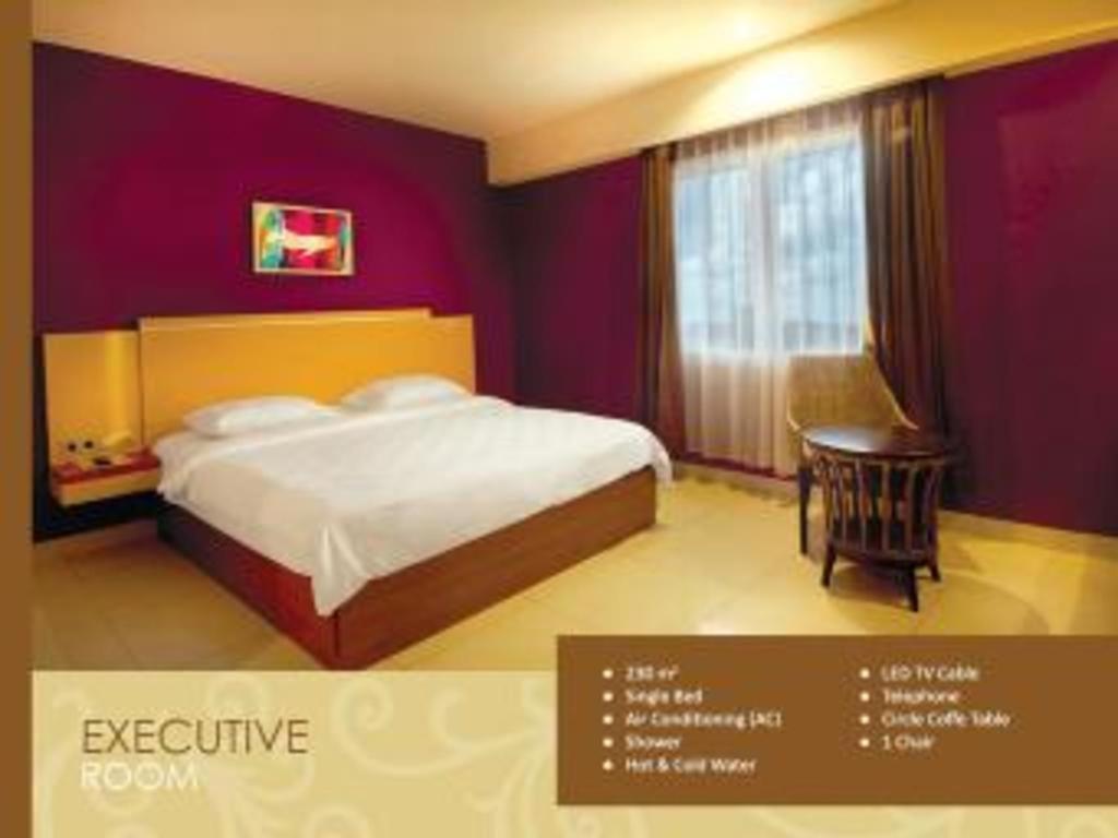 Borneo Hotel Pontianak Exterior photo
