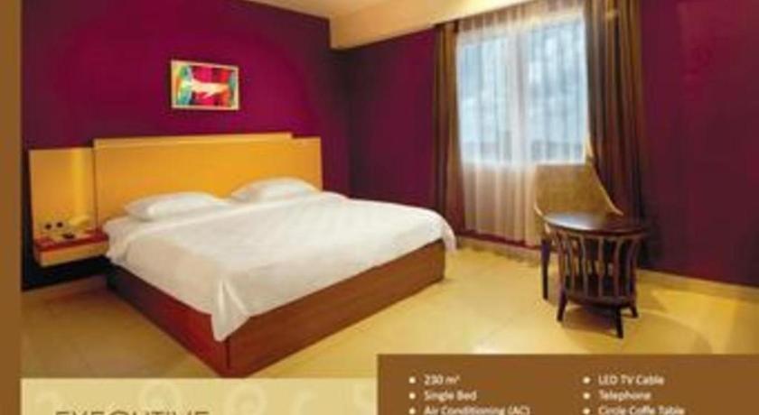 Borneo Hotel Pontianak Exterior photo
