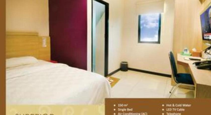 Borneo Hotel Pontianak Exterior photo