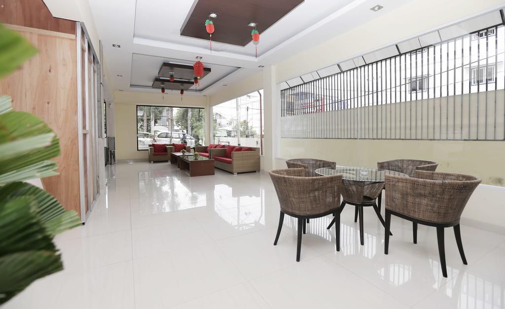 Borneo Hotel Pontianak Exterior photo