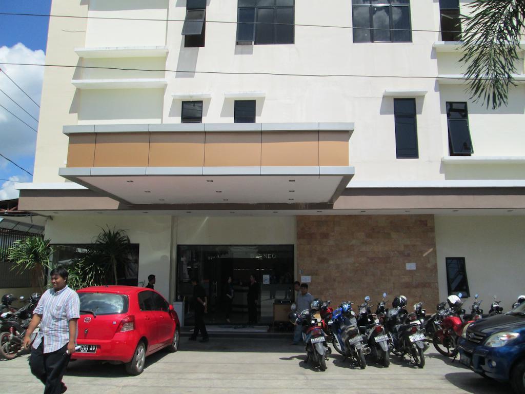Borneo Hotel Pontianak Exterior photo