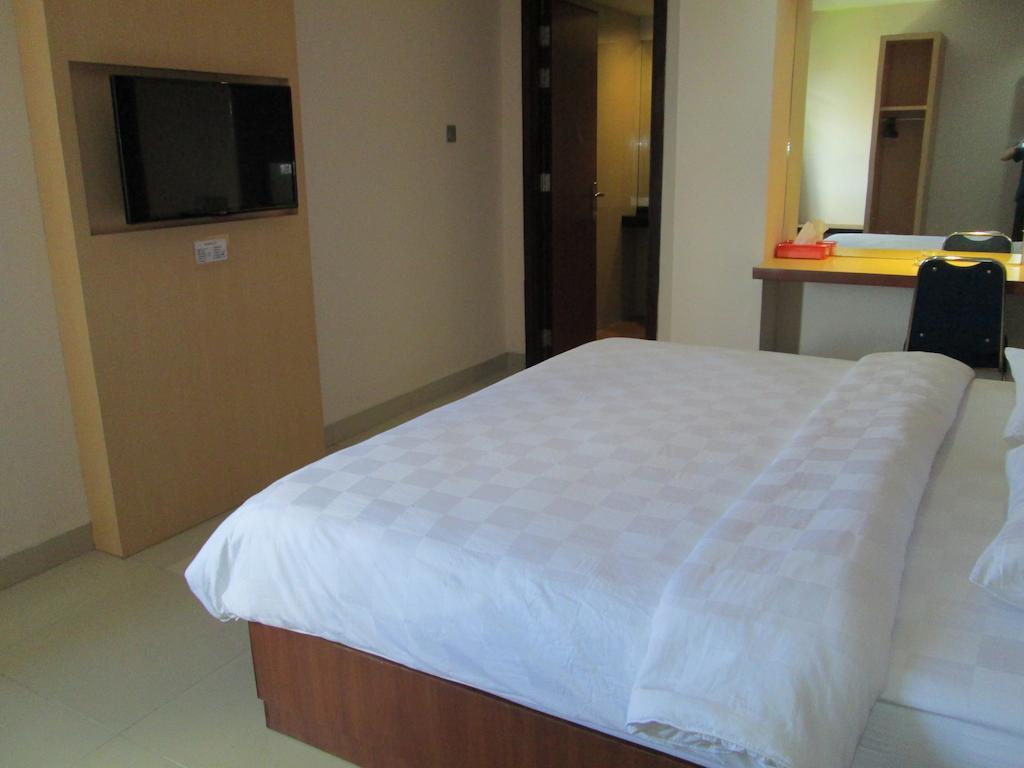 Borneo Hotel Pontianak Room photo
