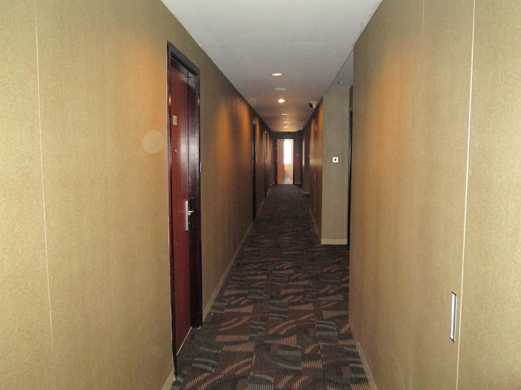 Borneo Hotel Pontianak Exterior photo